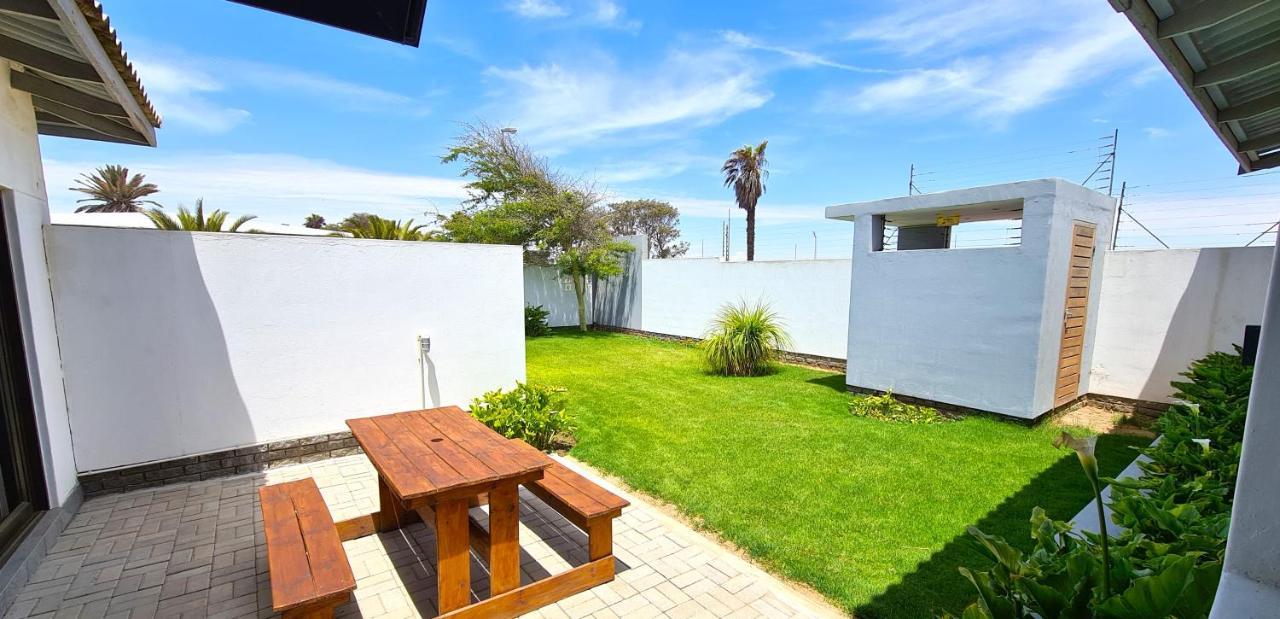 Tiende Laan Bed & Breakfast And Self-Catering Walvis Bay Eksteriør bilde