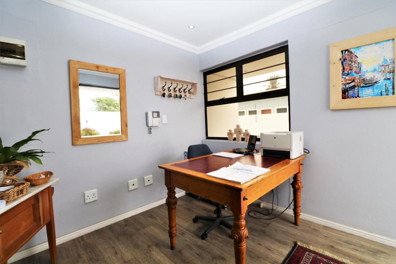 Tiende Laan Bed & Breakfast And Self-Catering Walvis Bay Eksteriør bilde